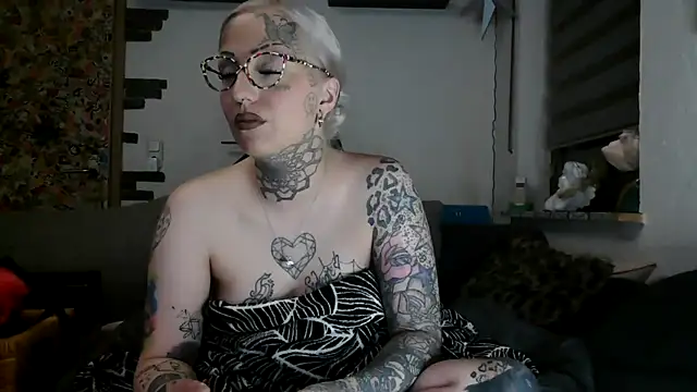 RoxxyInk online show from 04/13/26, 10:04