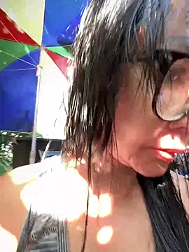 sweetieme online show from 10/31/25, 12:00