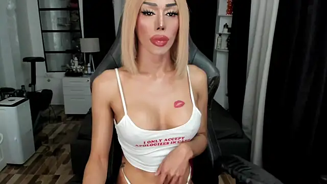 Forever MissCandace online show from 05/26/26, 07:37