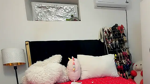 juliahayessxx online show from 07/10/26, 07:49