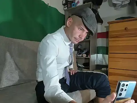 viraglaci18xh online show from 10/18/25, 02:29