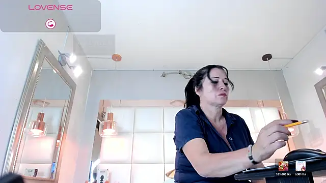 LADY HELLEN online show from 06/12/26, 07:02