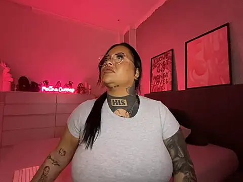  MelinaCurves  online show from 02/24/25, 06:58