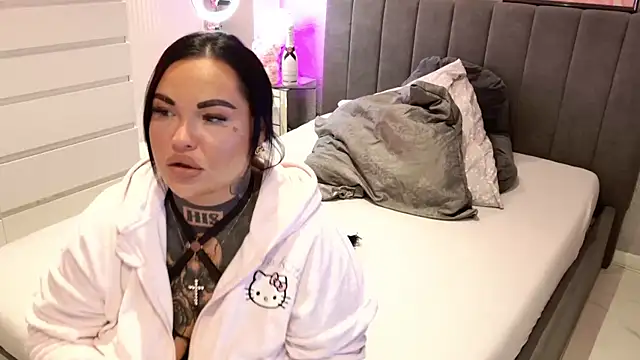  MelinaCurves  online show from 03/15/25, 10:55