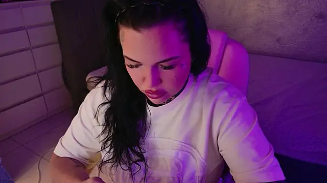 Snapshot of _MelinaCurves_ chatting on 07/19/26, 08:12 MelinaCurves online show from 07/19/26, 08:12