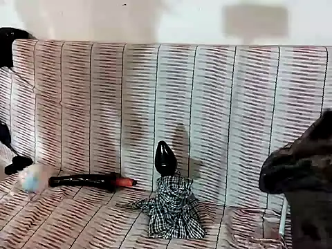 Snapshot of sissyslutbg chatting on 11/03/25, 07:37 sissyslutbg online show from 11/03/25, 07:37