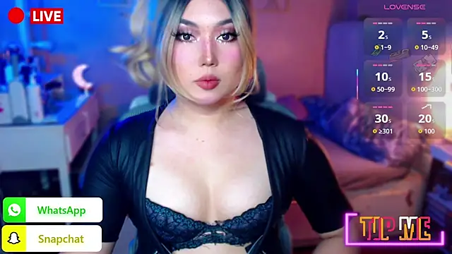 HOTnWILDalice online show from 10/23/25, 01:49