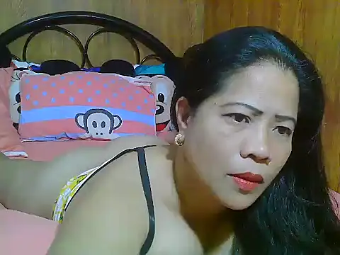 Snapshot of xsweetlips69x chatting on 02/13/26, 12:23 xsweetlips69x online show from 02/13/26, 12:23