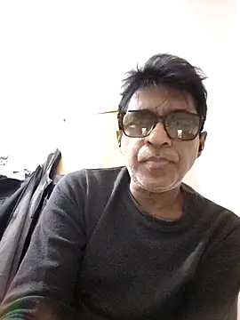 Snapshot of iamkahn_44 chatting on 12/18/25, 07:09 iamkahn 44 online show from 12/18/25, 07:09