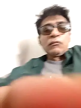 Snapshot of iamkahn_44 chatting on 02/11/26, 05:40 iamkahn 44 online show from 02/11/26, 05:40