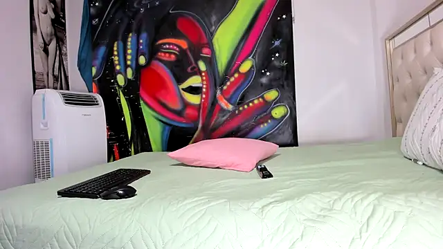 luna sexxy online show from 04/29/26, 03:43