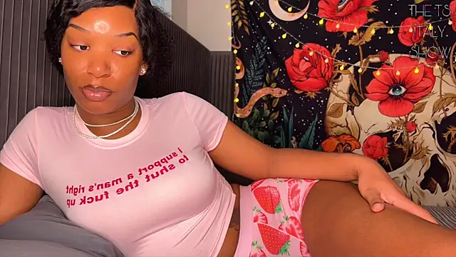 Snapshot of ItalyNayoir chatting on 01/03/25, 08:43 ItalyNayoir online show from 01/03/25, 08:43