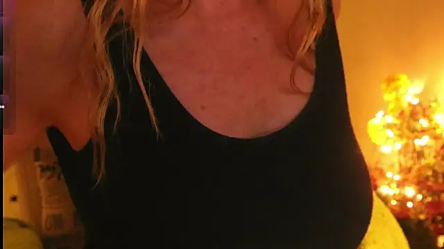 Snapshot of Kishaxxx chatting on 02/01/25, 05:28 Kishaxxx online show from 02/01/25, 05:28