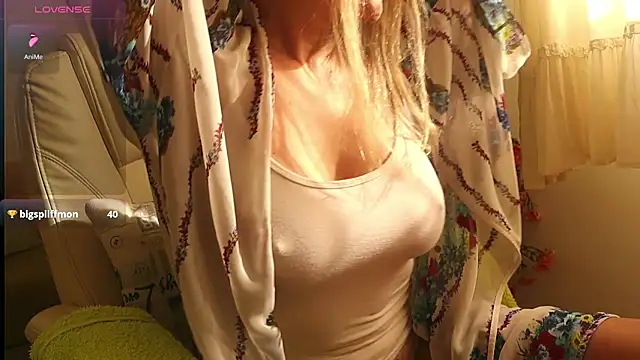 Snapshot of Kishaxxx chatting on 02/09/25, 09:05 Kishaxxx online show from 02/09/25, 09:05