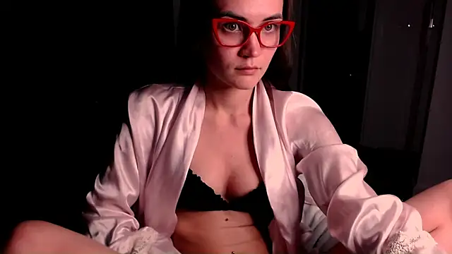 EvelynGG online show from 11/17/25, 11:43