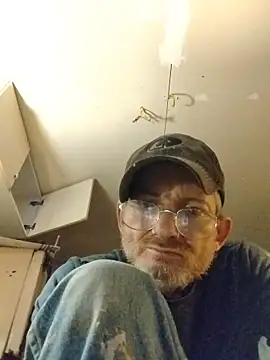 ROBERT0516 online show from 11/22/25, 10:20