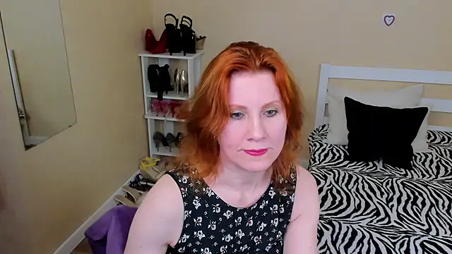 Snapshot of FoxySophia chatting on 05/05/26, 06:16 FoxySophia online show from 05/05/26, 06:16