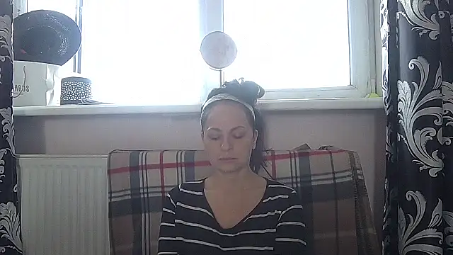 LindaStarS online show from 04/26/26, 05:05