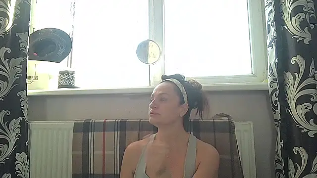 LindaStarS online show from 04/28/26, 04:23