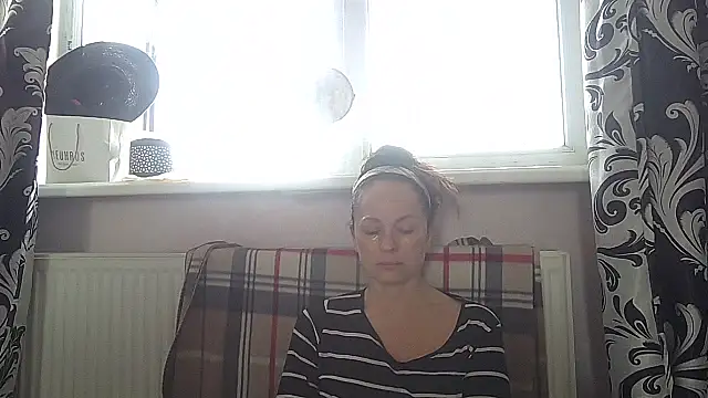 LindaStarS online show from 05/04/26, 04:52