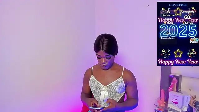 Snapshot of latinwondercockts chatting on 02/11/25, 04:22 latinwondercockts online show from 02/11/25, 04:22