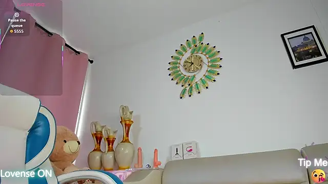 Snapshot of latinwondercockts chatting on 09/27/25, 12:43 latinwondercockts online show from 09/27/25, 12:43