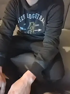 Snapshot of ShyGuyWannaTry chatting on 11/11/25, 11:05 ShyGuyWannaTry online show from 11/11/25, 11:05