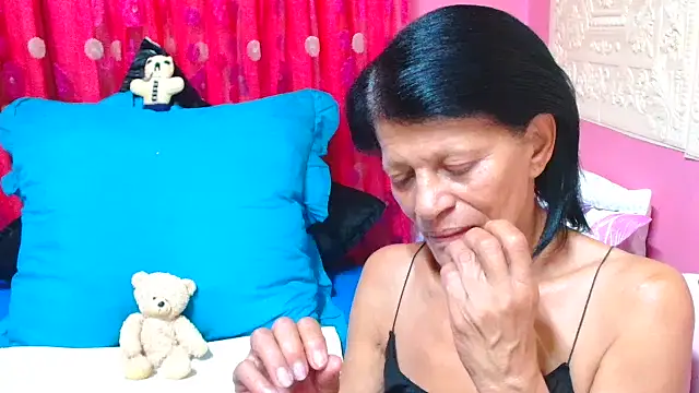 SLUTTYROXY online show from 02/09/25, 05:43