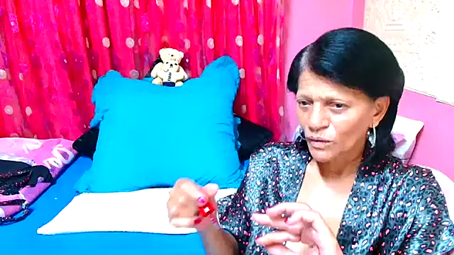 SLUTTYROXY online show from 02/10/25, 06:53