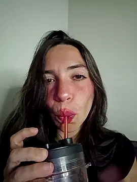 loveuu-bae online show from 12/03/25, 12:29