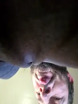 Snapshot of UncutHammer69 chatting on 01/11/26, 06:46 UncutHammer69 online show from 01/11/26, 06:46