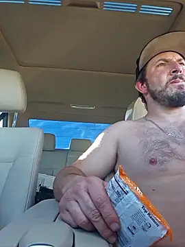 Snapshot of UncutHammer69 chatting on 01/13/26, 11:43 UncutHammer69 online show from 01/13/26, 11:43