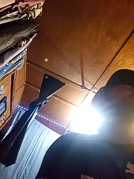 Snapshot of UncutHammer69 chatting on 02/26/26, 04:39 UncutHammer69 online show from 02/26/26, 04:39