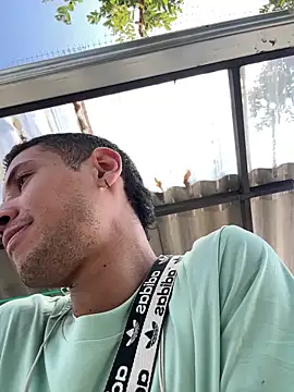 RetainedHound online show from 12/14/25, 04:45