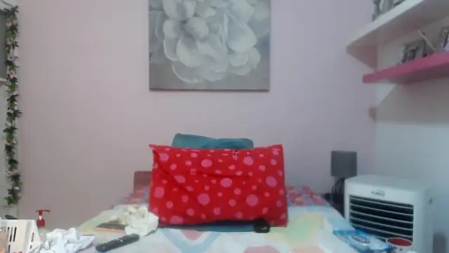 CindyCrawford online show from 12/04/25, 03:49