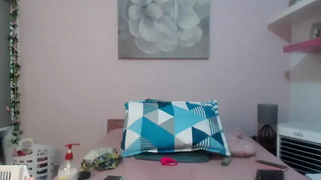 CindyCrawford online show from 12/21/25, 03:02