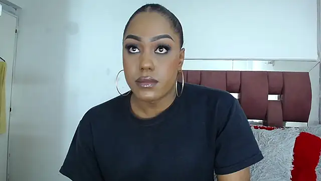 LoraineBigCockTs online show from 11/21/25, 09:02