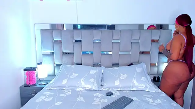 Cammiila online show from 12/14/25, 04:23