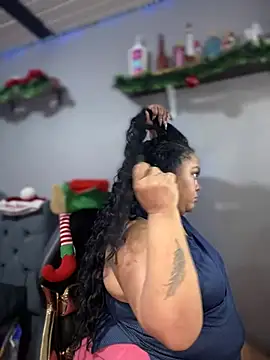 yanza2002 online show from 12/15/24, 08:36