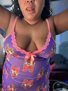 yanza2002 online show from 12/22/24, 10:04