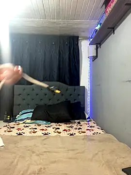 yanza2002 online show from 10/11/25, 11:03