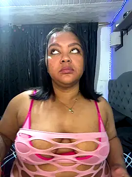 yanza2002 online show from 11/24/25, 11:26