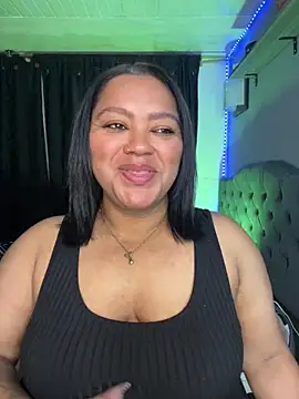 yanza2002 online show from 11/28/25, 11:18