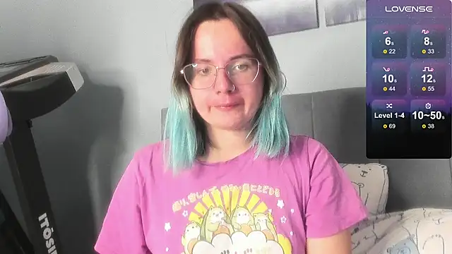 MilaniaCute online show from 10/17/25, 06:21