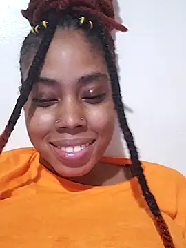 Snapshot of HONEYSWEETS_LIVE chatting on 02/13/26, 07:04 HONEYSWEETS LIVE online show from 02/13/26, 07:04