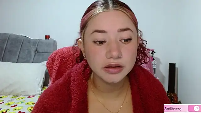 Snapshot of abril_love2 chatting on 01/30/25, 03:19 abril love2 online show from 01/30/25, 03:19