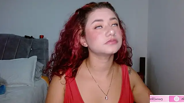 Snapshot of abril_love2 chatting on 02/23/25, 06:01 abril love2 online show from 02/23/25, 06:01