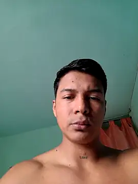 Snapshot of morenito420 chatting on 10/03/25, 07:11 morenito420 online show from 10/03/25, 07:11