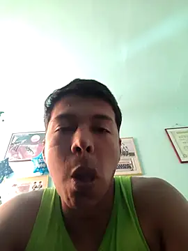 Snapshot of morenito420 chatting on 10/14/25, 04:08 morenito420 online show from 10/14/25, 04:08