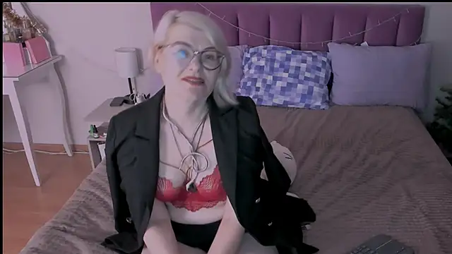 sabrinamacmarren online show from 01/17/25, 10:34